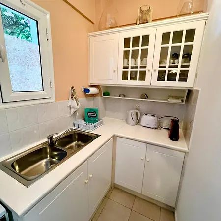 Fiskardo Beach Apartments * فيسكاردو